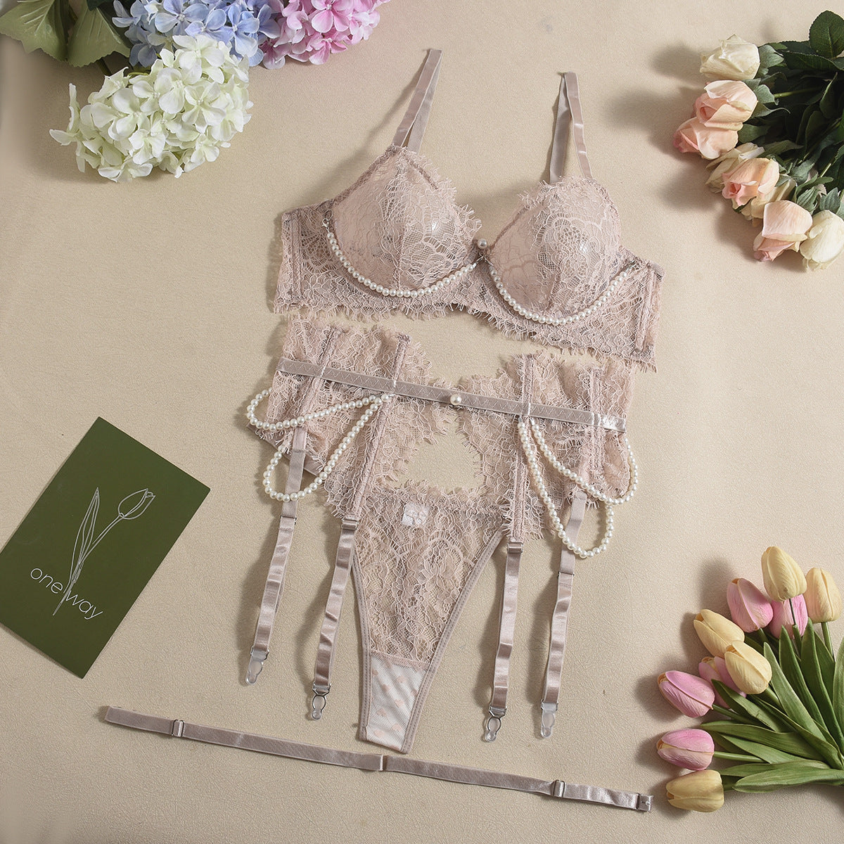 Lace Fishbone Pearl Decorative Sexy Lingerie 4-piece Set For Women